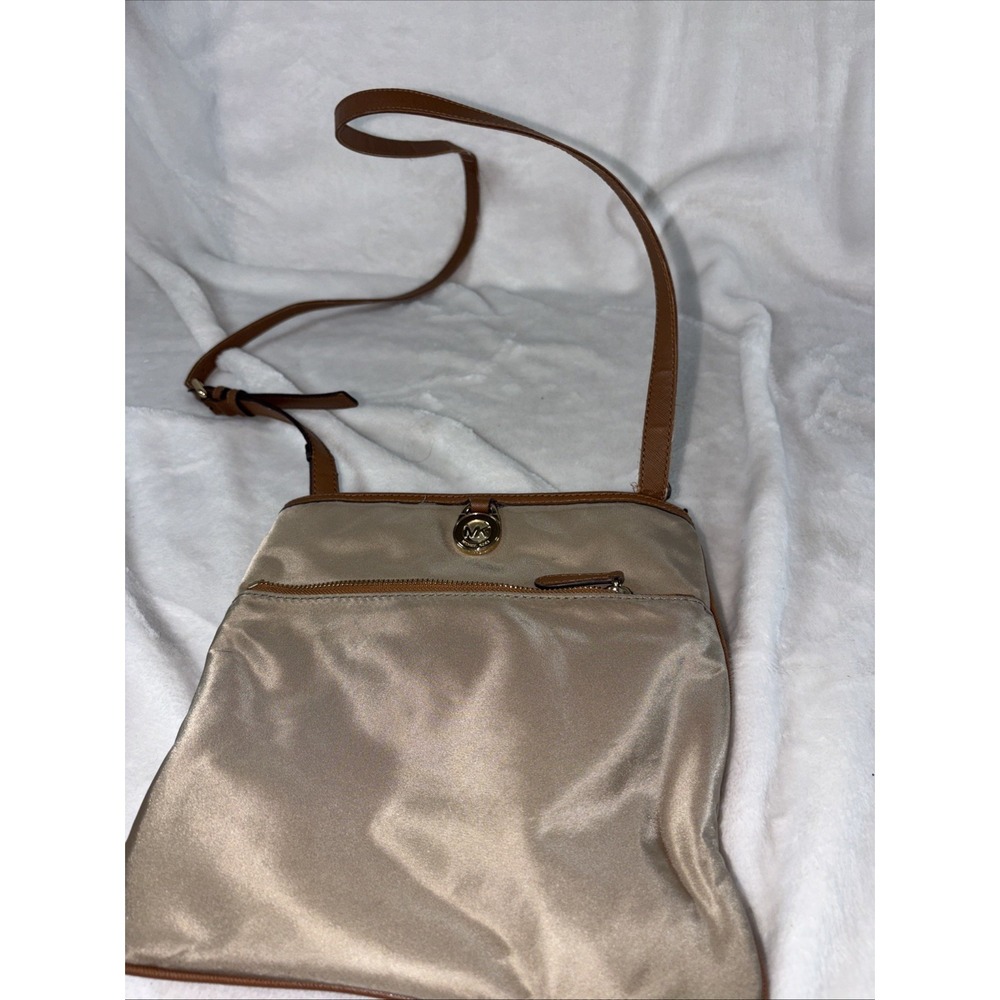 Michael Kors Kempton Crossbody Bag Nylon Khaki Minimalist Gold-Tone Hardware GUC
